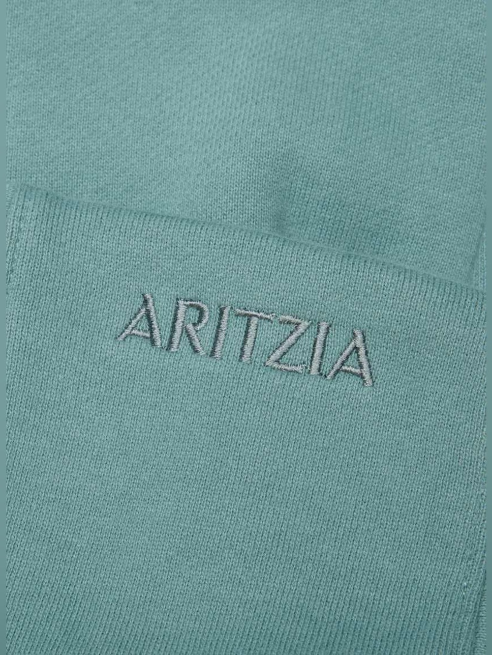 Aritzia Cozy Fleece Mega Drop Shoulder - Picture 4 of 11